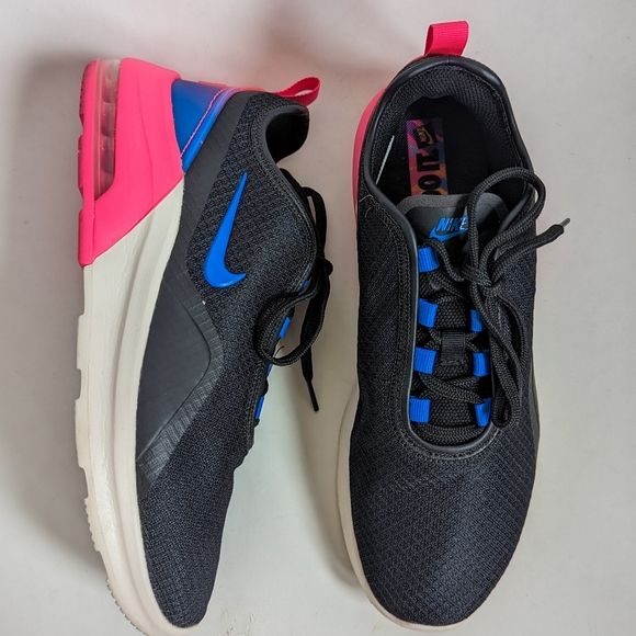 nike air max motion 2 black and pink